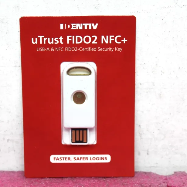 uTrust FIDO2 NFC+ Security Key USB-A від Identiv з підтримкою FIDO2, U2F та PIV